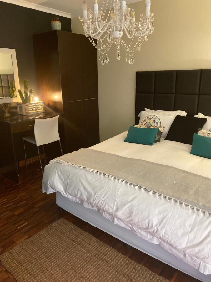 The Hedge Guesthouse Kuruman Dış mekan fotoğraf